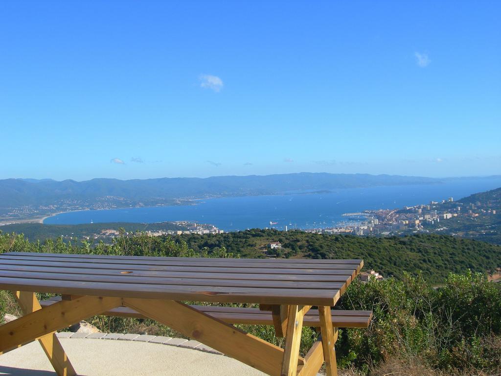 Gites Sassone, Vue Panoramique Sur Ajaccio Et La Mer Alata Habitación foto