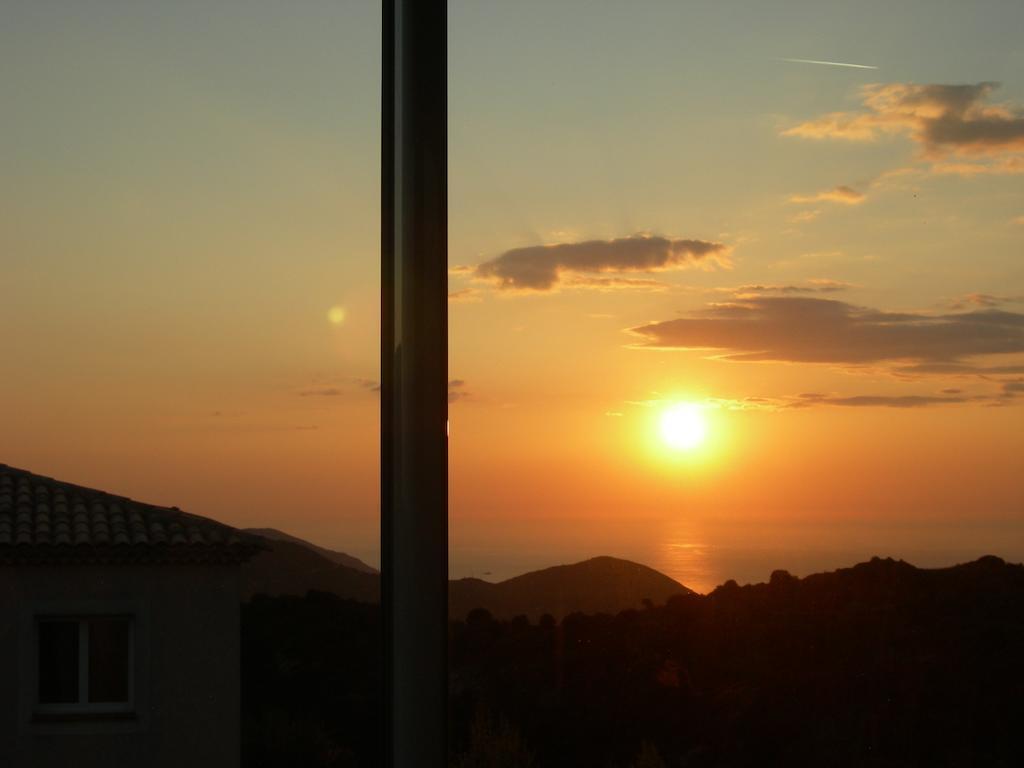 Gites Sassone, Vue Panoramique Sur Ajaccio Et La Mer Alata Habitación foto